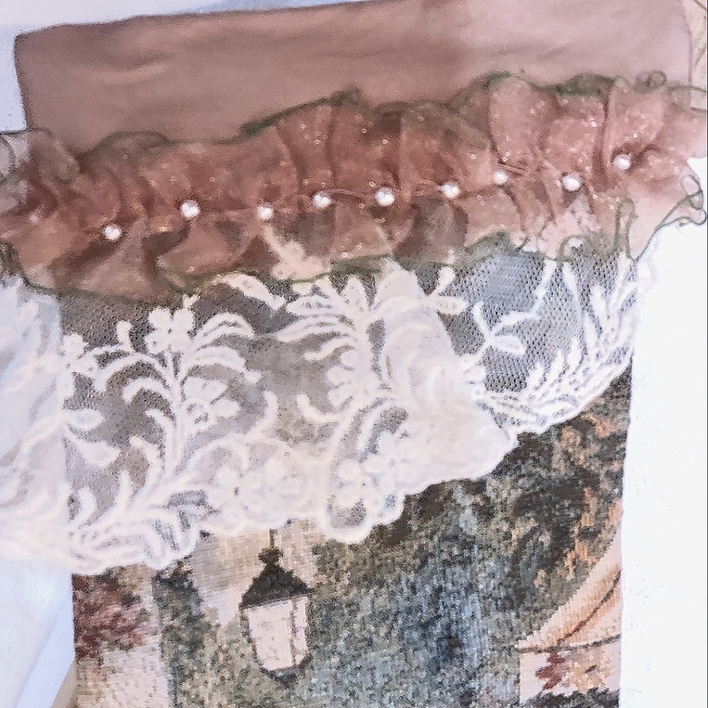 French Victorian Tapestry Hanging Stocking - Picture 4 of 10